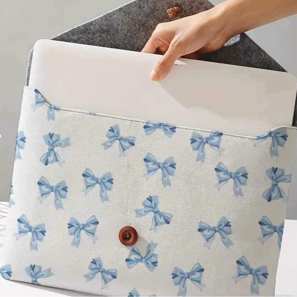 - BRAND NEW Elegant Light laptop sleeve case pouch New ✨🔥🔥🔥 now cute 🎀